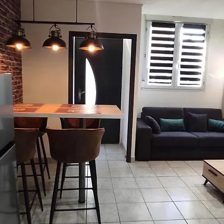 Chez Louis - *