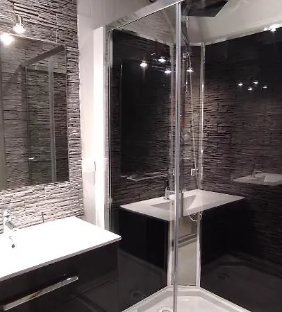 Chez Louis - アパート *